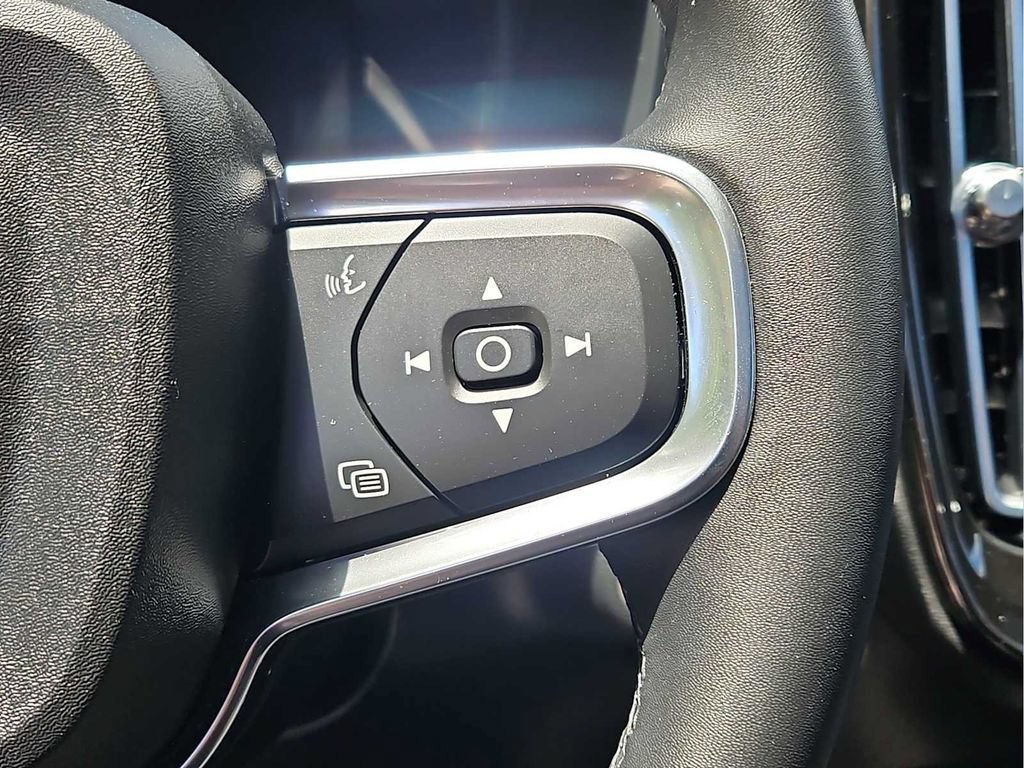 Used 2023 Volvo XC40 B5 Plus w/ Protection Package Premier AWD/4WD image 20
