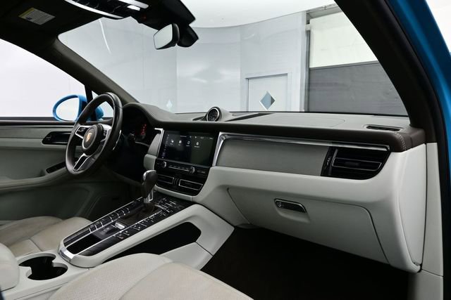 Certified 2019 Porsche Macan S AWD/4WD image 17