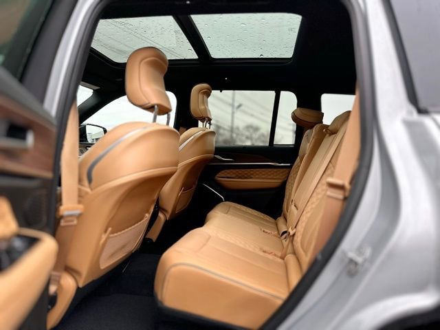 Used 2022 Jeep Grand Cherokee Summit w/ Luxury Tech Group V AWD/4WD image 21
