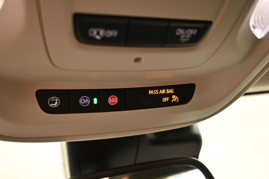 Used 2021 Buick Envision Essence w/ Sport Touring Package AWD/4WD image 36