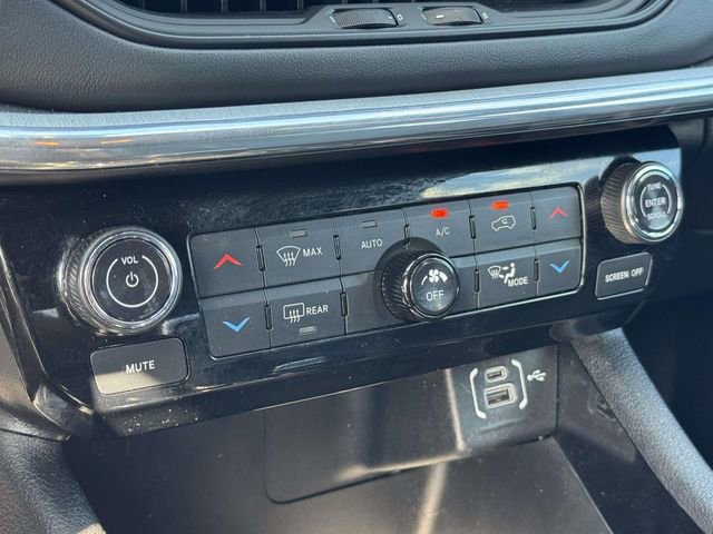 Used 2023 Jeep Compass Limited AWD/4WD image 18