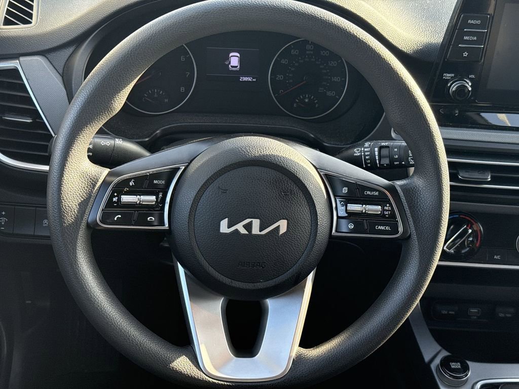 Used 2023 Kia Seltos LX image 11