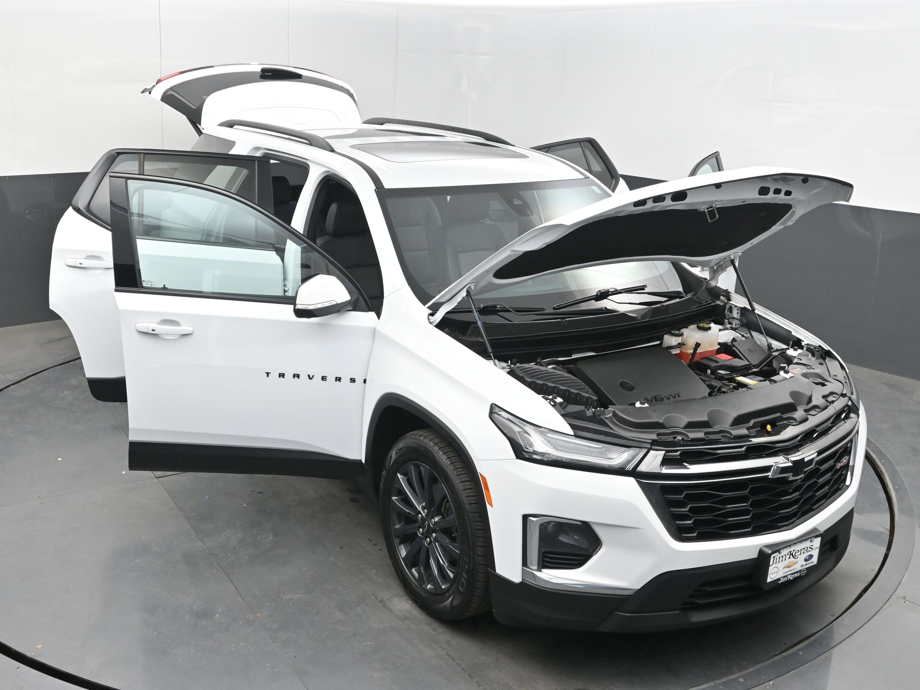 Used 2023 Chevrolet Traverse RS image 43