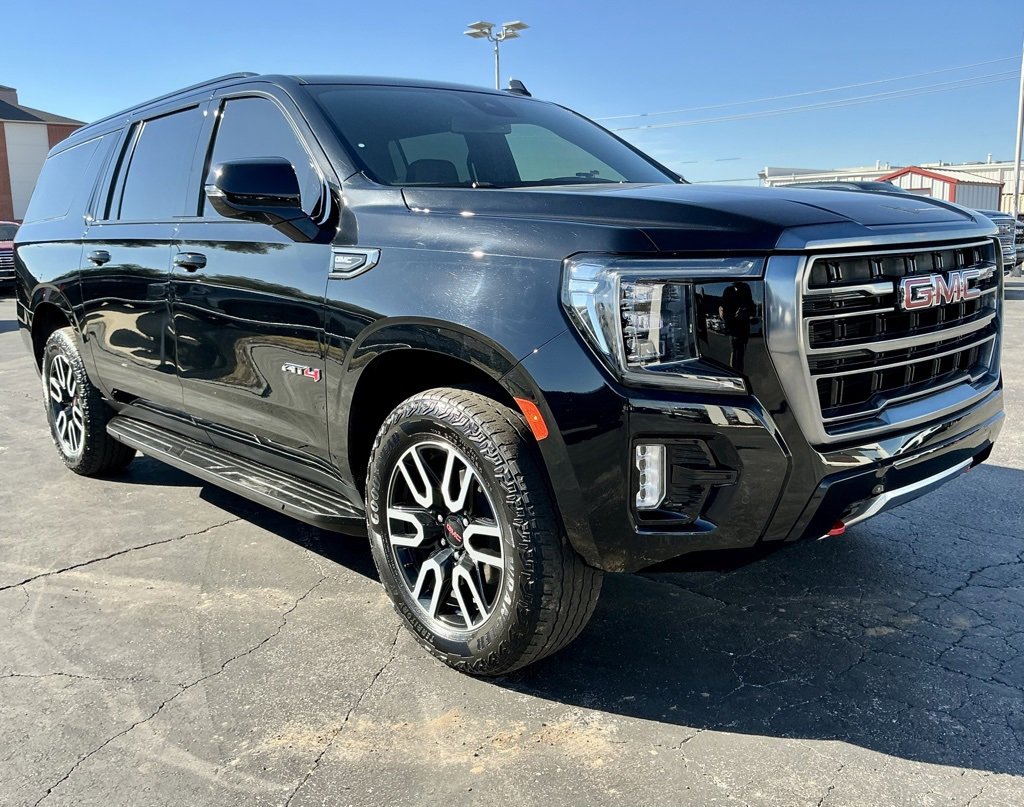 Used 2023 GMC Yukon XL AT4 image 4
