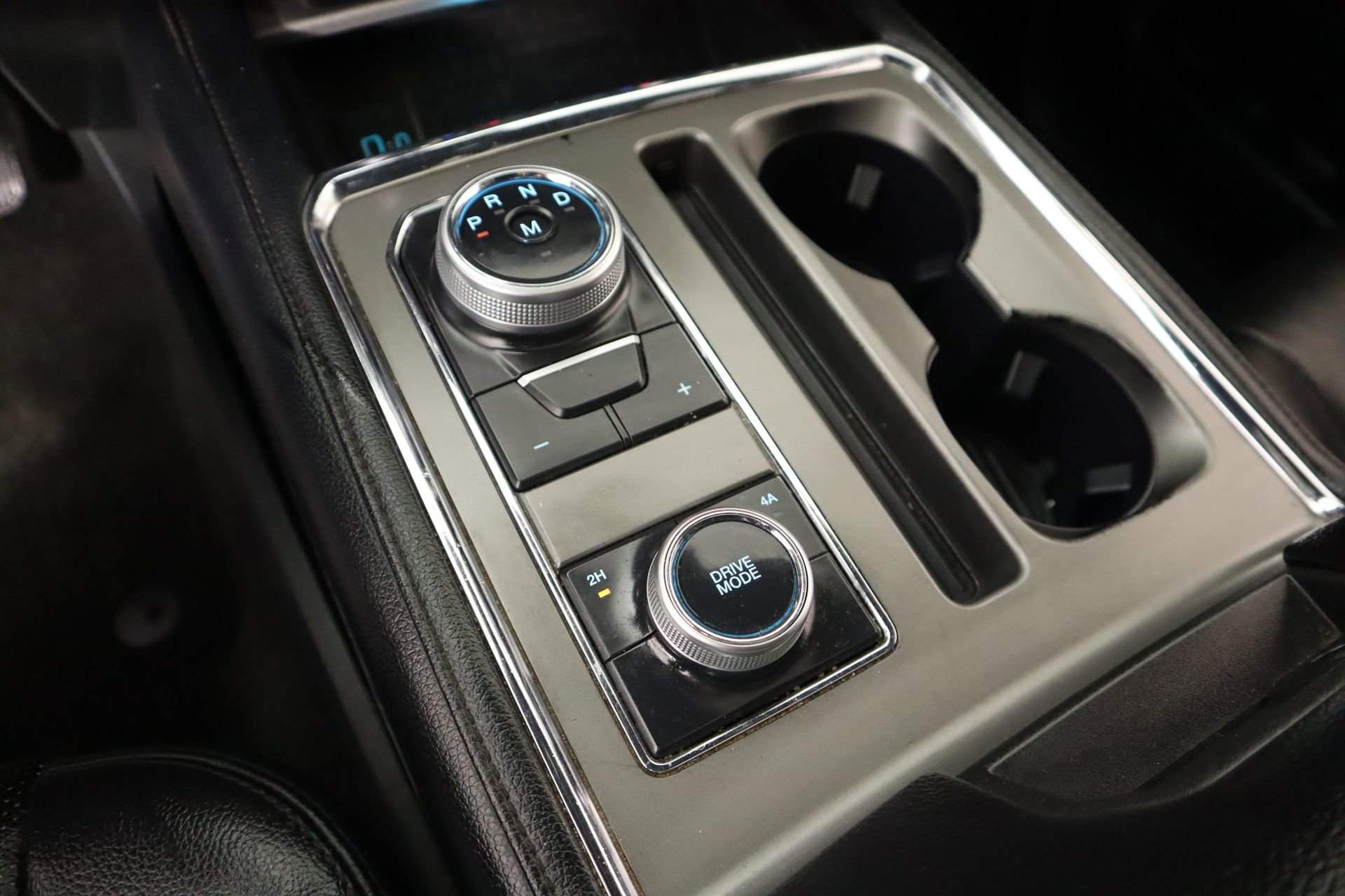 Used 2020 Ford Expedition XLT w/ Equipment Group 202A AWD/4WD image 9