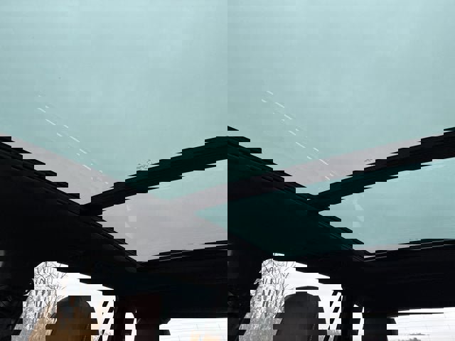 Used 2022 Volkswagen Tiguan SEL R-Line image 36