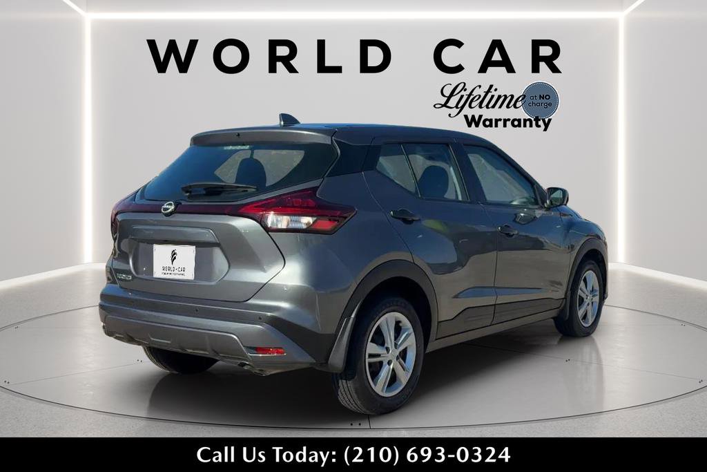 Used 2025 Nissan Kicks Play S FWD image 3
