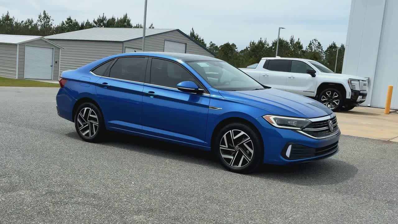 Used 2024 Volkswagen Jetta SEL image 2