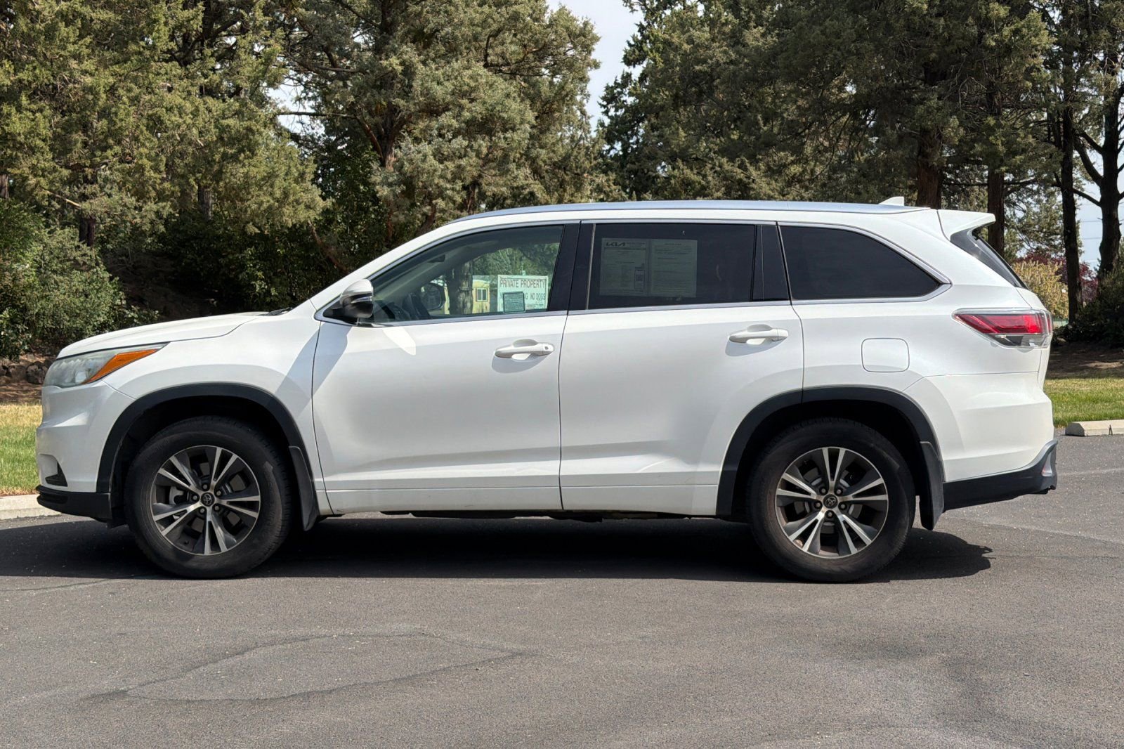 Used 2016 Toyota Highlander XLE AWD/4WD image 7