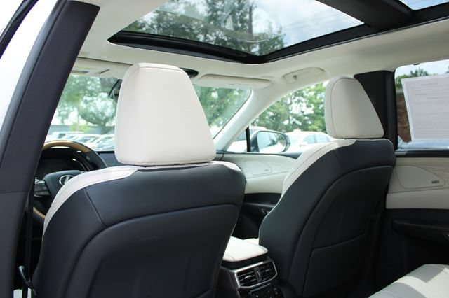 Used 2025 Lexus RX 350 AWD w/ Convenience Package image 30