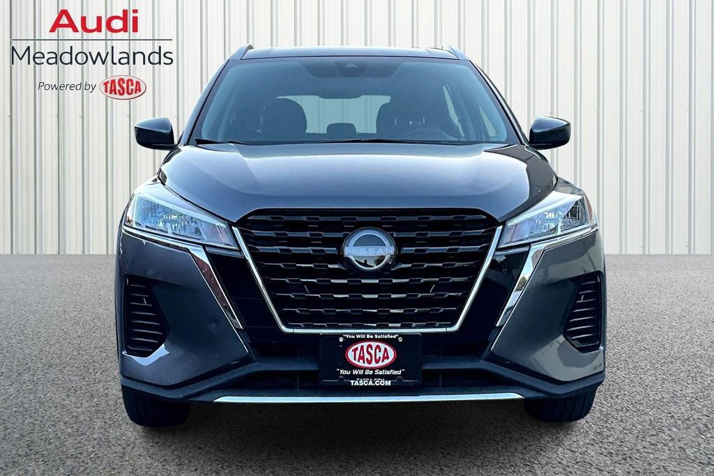 Used 2022 Nissan Kicks SV FWD image 2