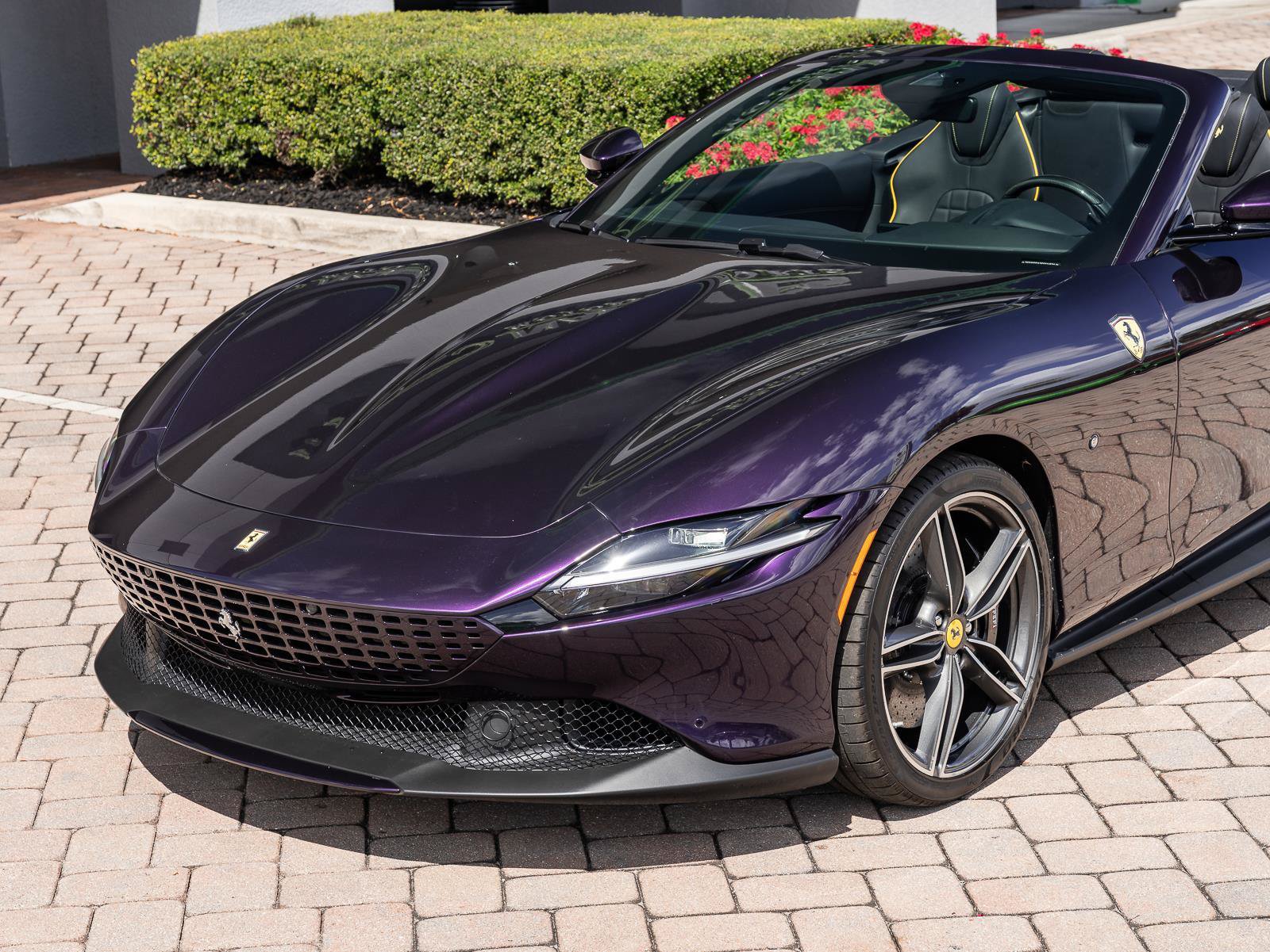Used 2025 Ferrari Roma Spider RWD image 23