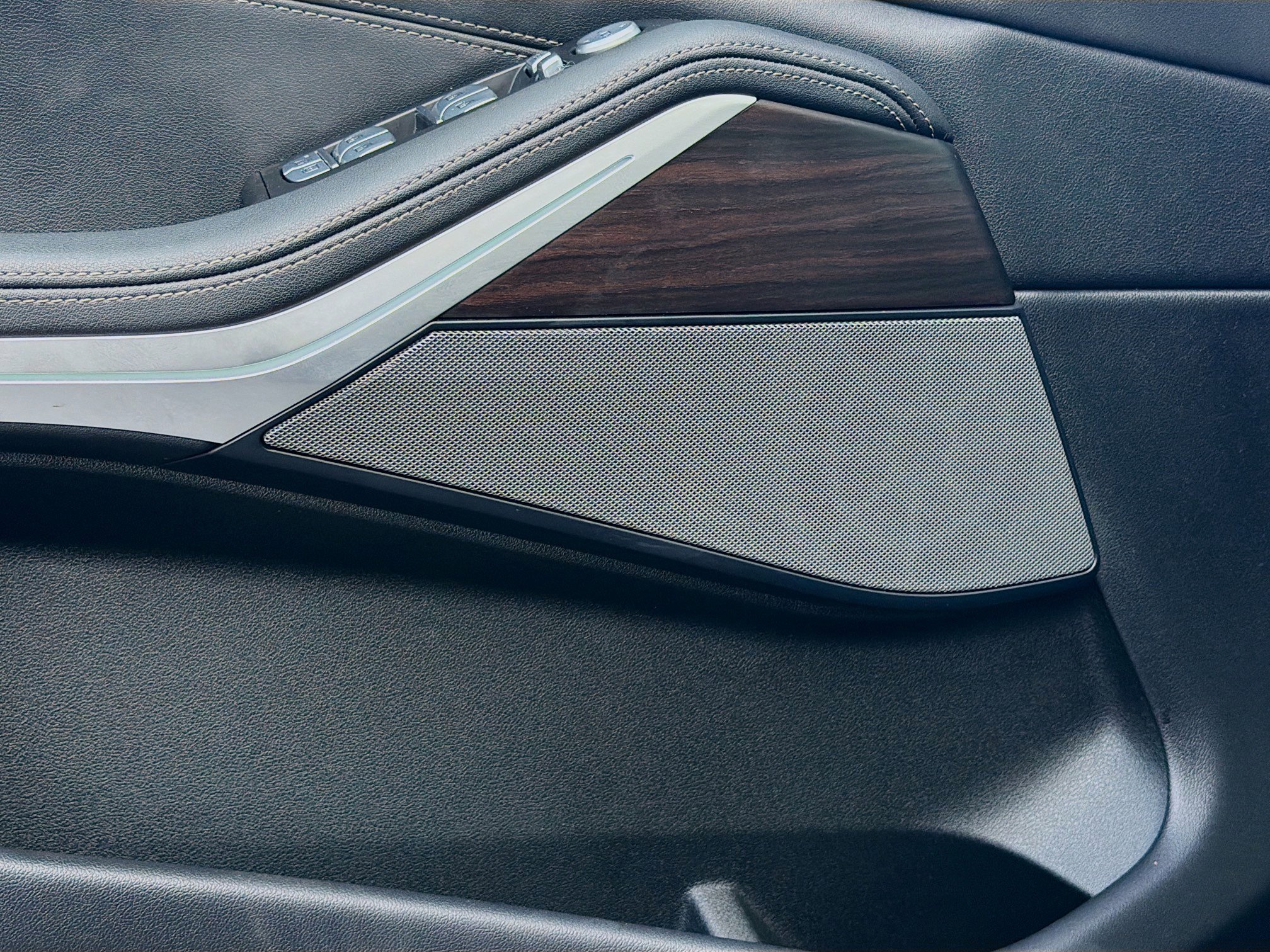 Used 2024 BMW X7 xDrive40i w/ Premium Package AWD/4WD image 26