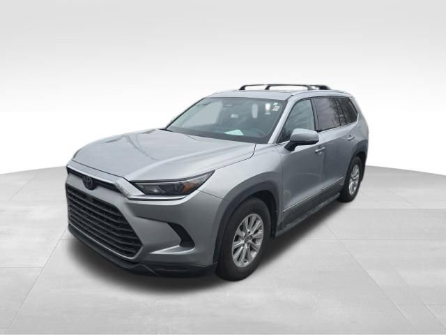 Used 2024 Toyota Grand Highlander XLE image 2