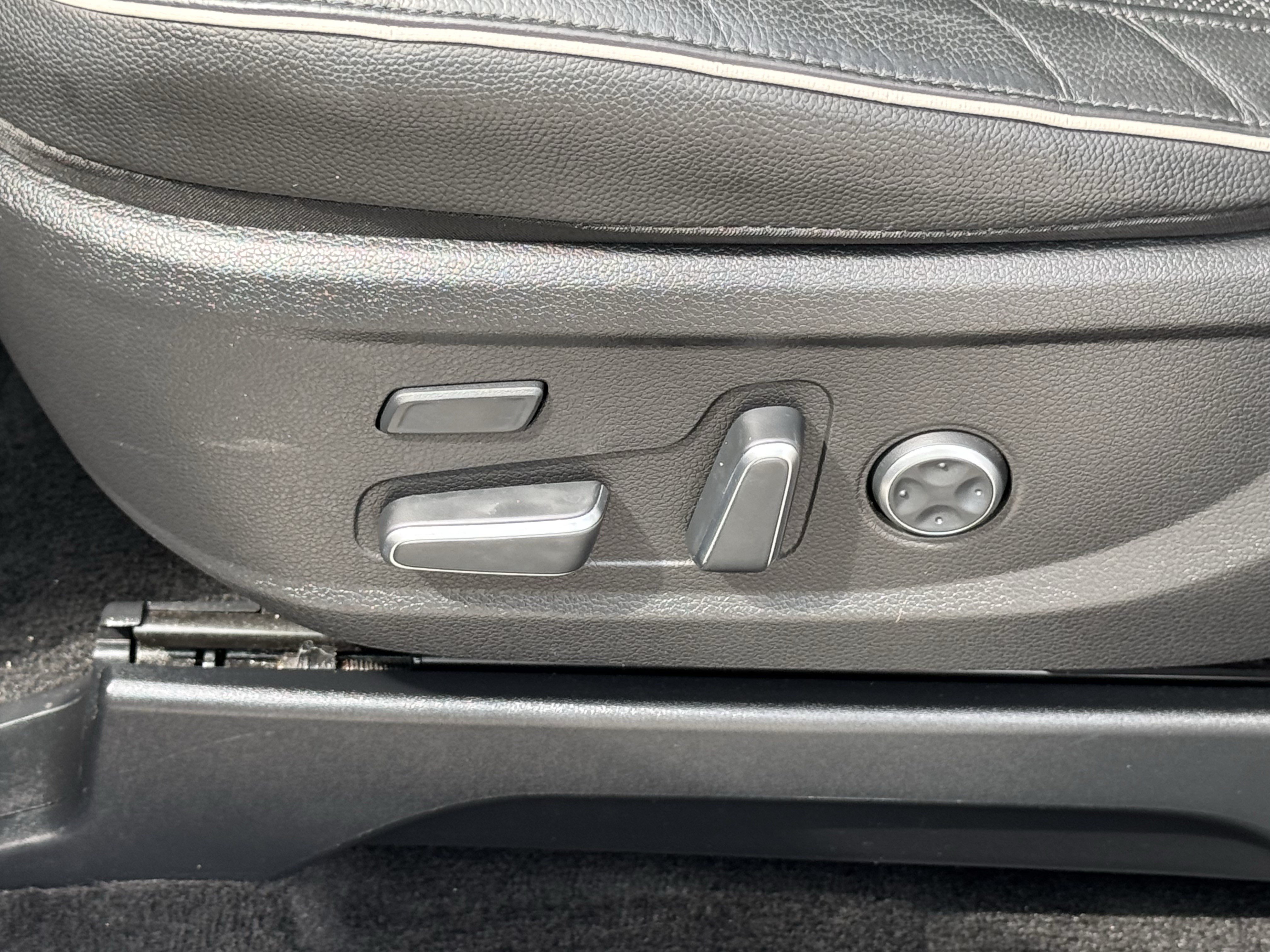 Used 2024 Hyundai Palisade Limited FWD image 31