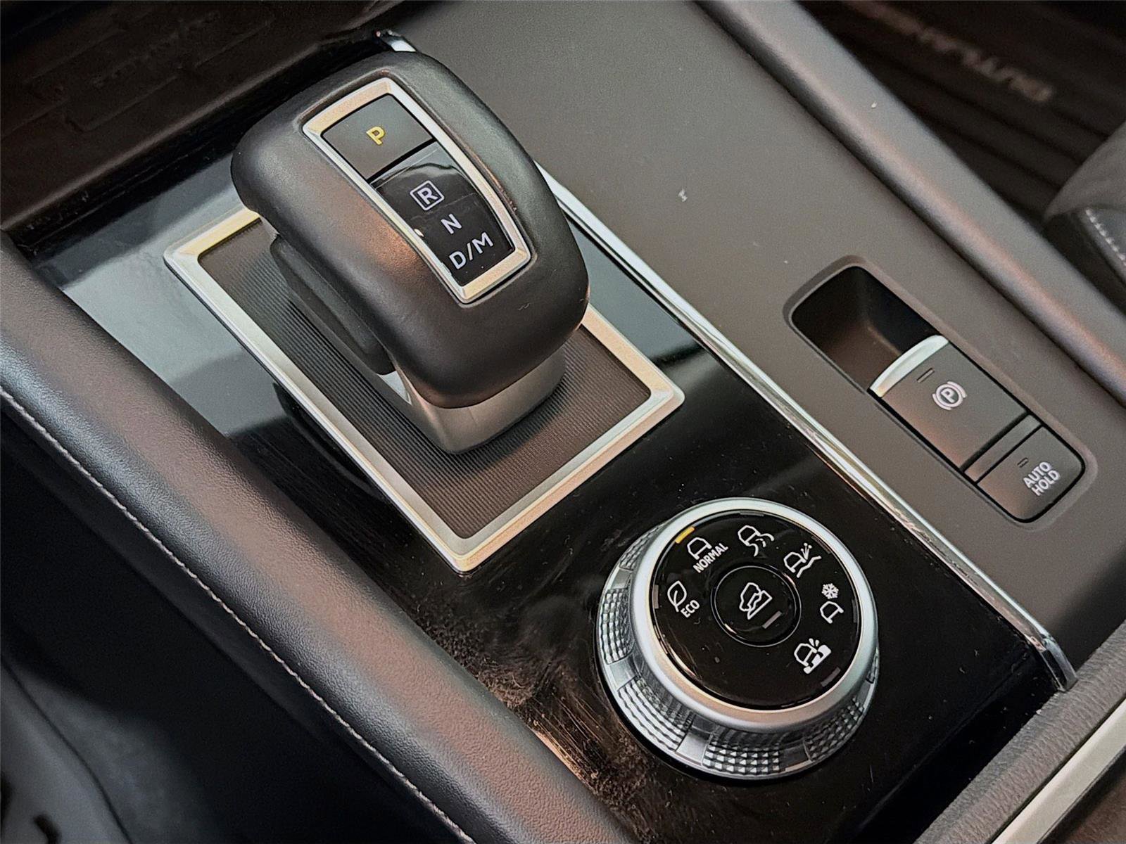 Used 2024 Mitsubishi Outlander SE image 18