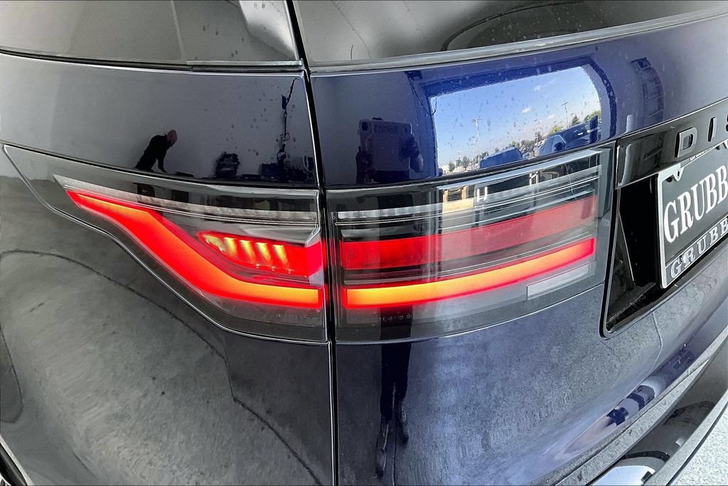 Used 2023 Land Rover Discovery HSE R-Dynamic AWD/4WD image 39