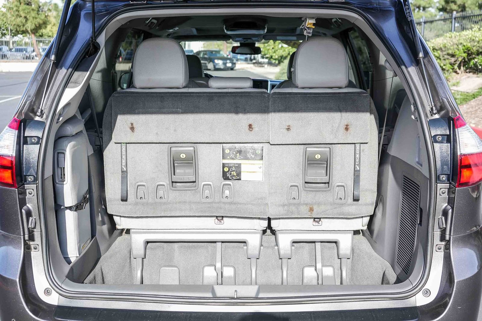 Certified 2019 Toyota Sienna XLE image 31