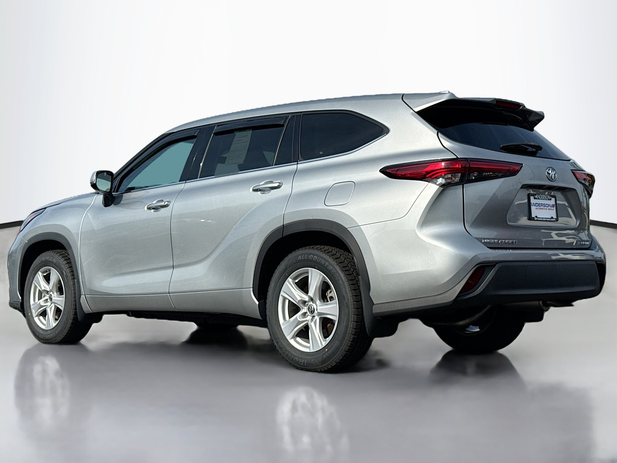 Used 2020 Toyota Highlander LE AWD/4WD image 14