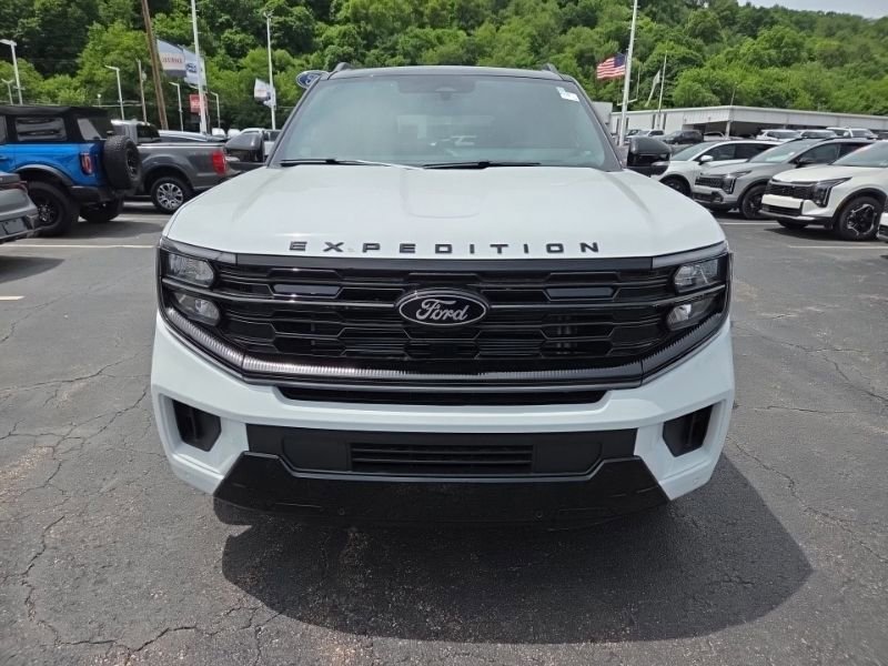 New 2026 Ford Expedition Platinum w/ Stealth Performance Package AWD/4WD image 2