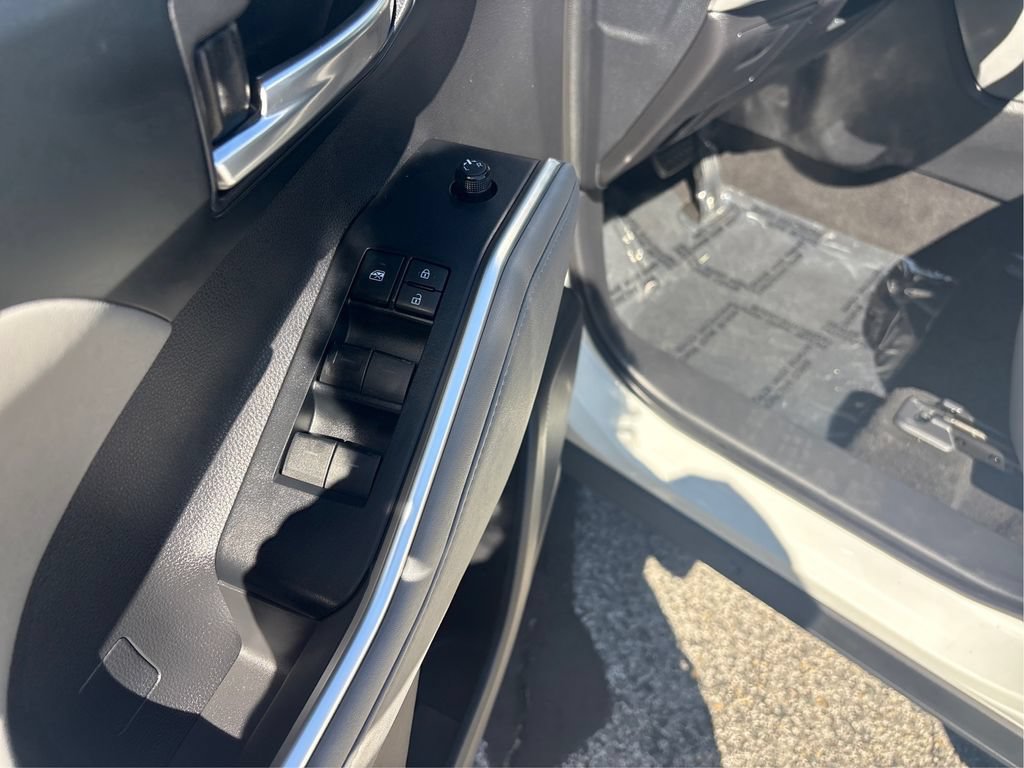Used 2020 Toyota Highlander XLE AWD/4WD image 49