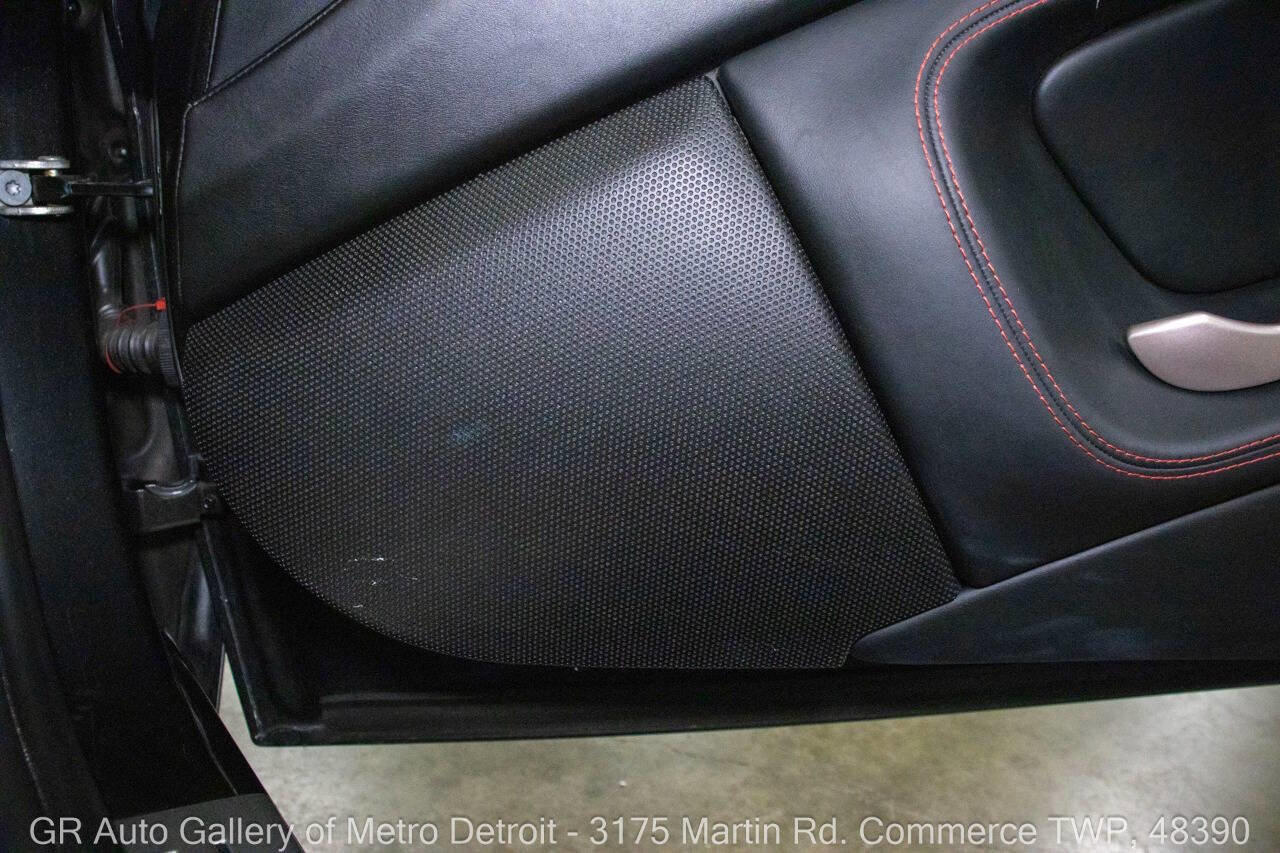 Used 2010 Ferrari California RWD image 36
