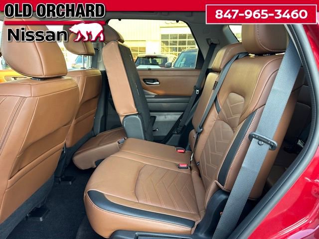 Used 2023 Nissan Pathfinder Platinum w/ Cargo Package image 16
