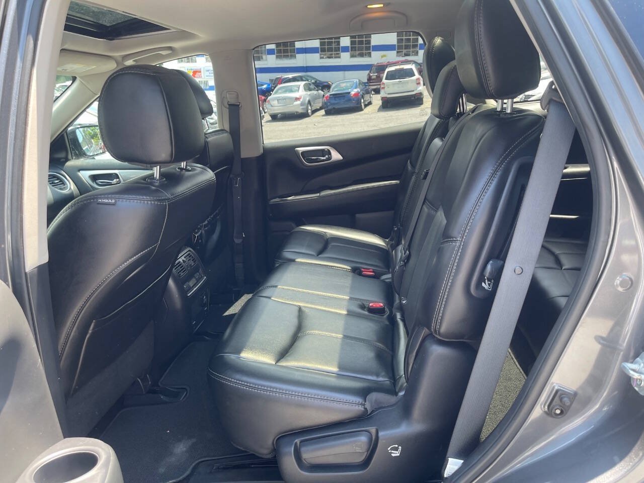 Used 2017 Nissan Pathfinder SL w/ SL Premium Package AWD/4WD image 20