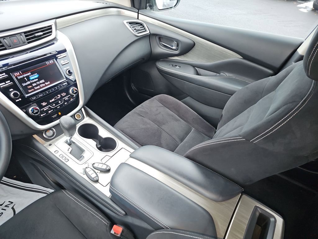 Used 2017 Nissan Murano S image 28