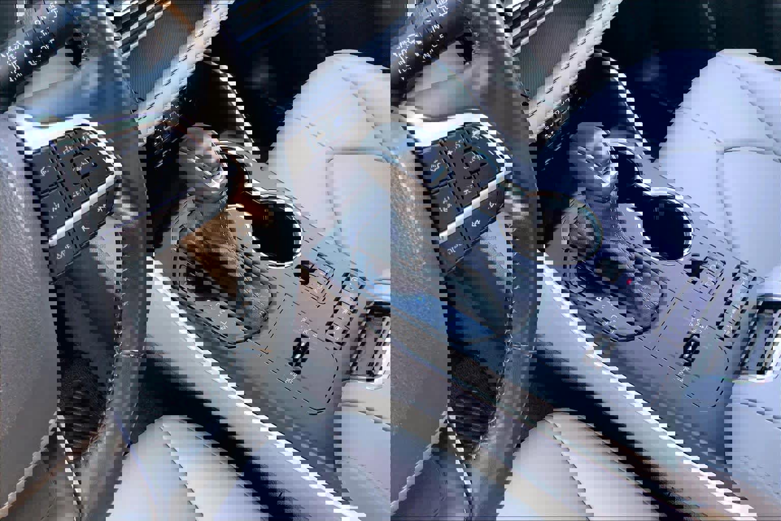 Used 2022 Toyota Highlander XLE image 16