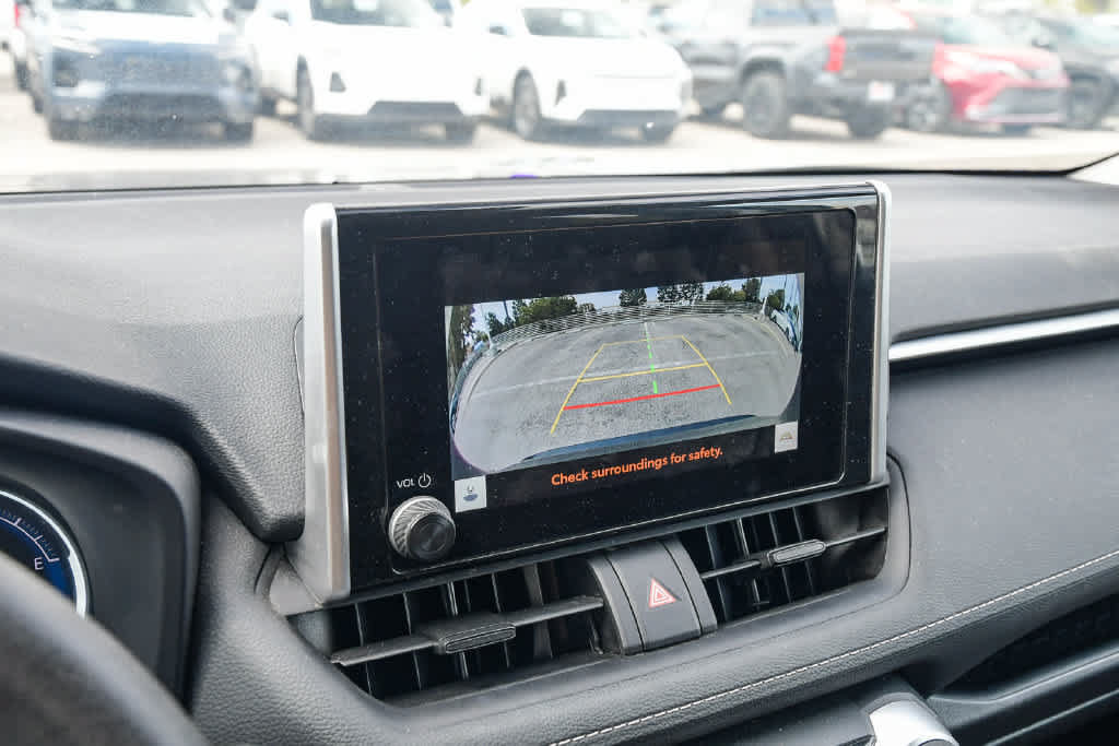 Used 2025 Toyota RAV4 XLE AWD/4WD image 25