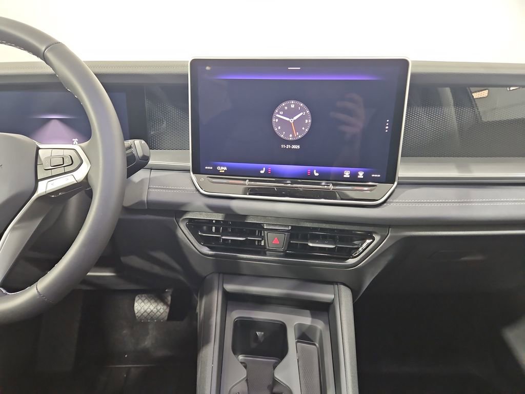 New 2026 Volkswagen Tiguan SE image 17