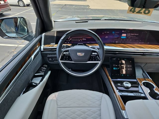 Certified 2026 Cadillac Escalade Platinum Sport w/ LPO, ONYX Package AWD/4WD image 9