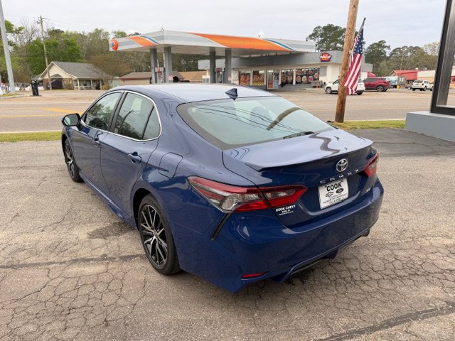 Used 2024 Toyota Camry SE FWD image 8