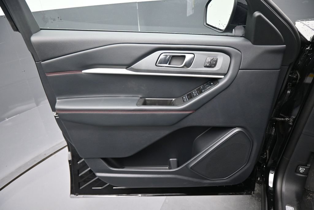 New 2026 Ford Explorer ST-Line w/ ST-Line Street Pack RWD image 6