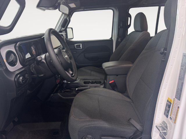 Used 2025 Jeep Gladiator Sport AWD/4WD image 8