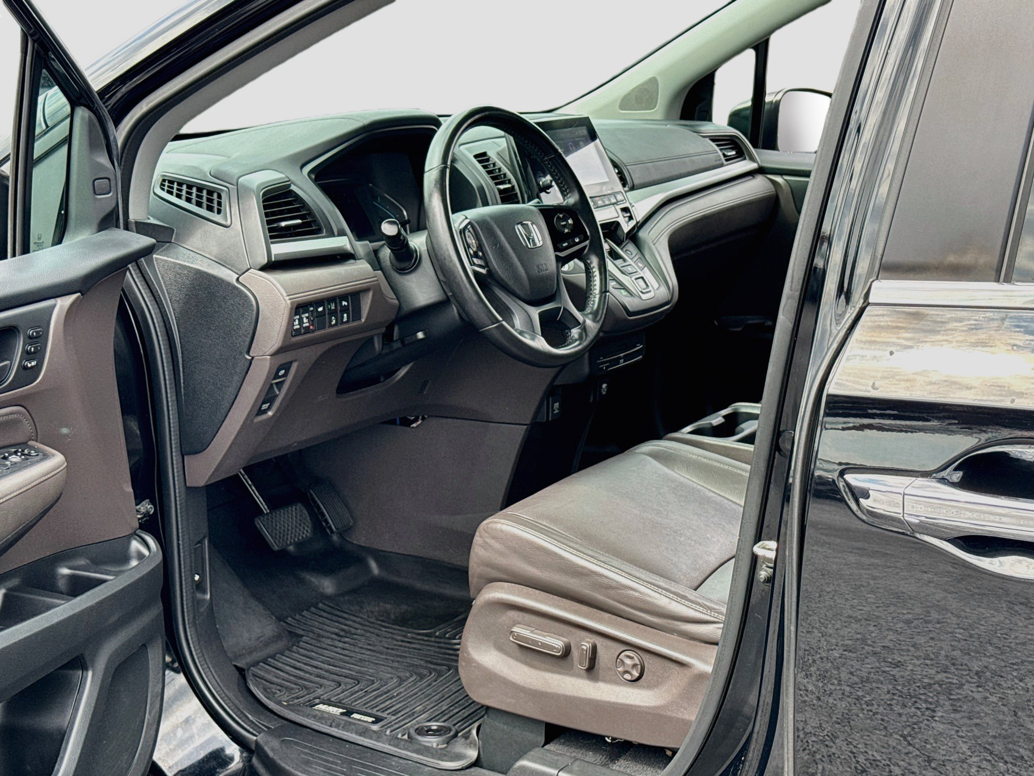 Used 2018 Honda Odyssey Touring image 11