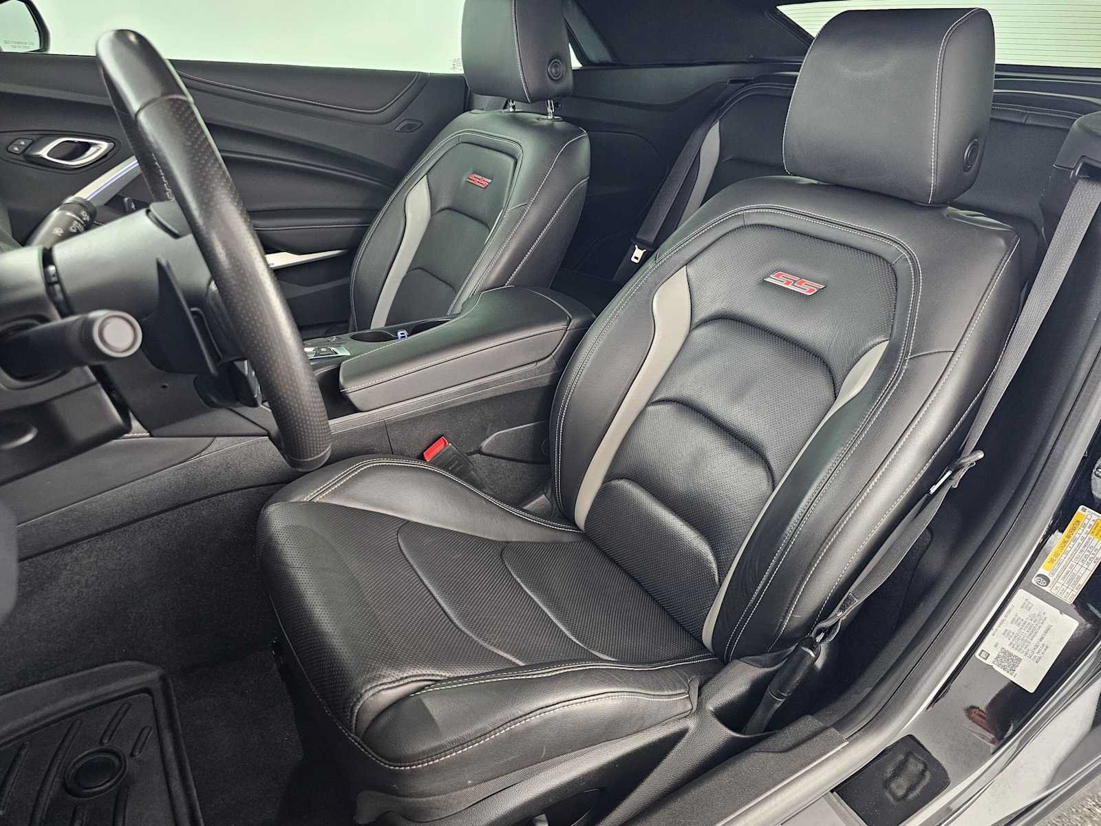 Used 2022 Chevrolet Camaro SS RWD image 19