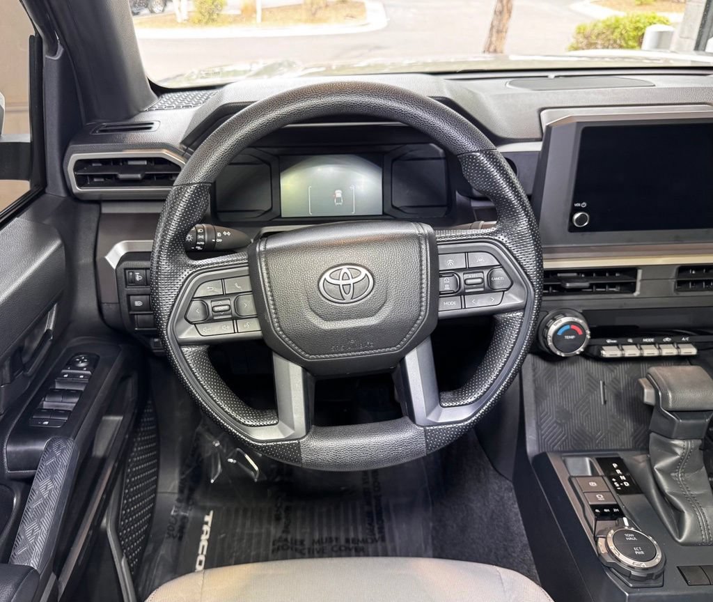 Certified 2025 Toyota Tacoma SR5 AWD/4WD image 18