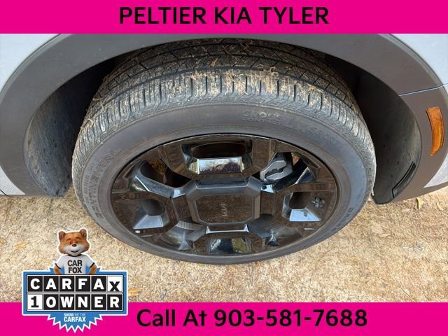 Certified 2025 Kia Sorento SX image 16