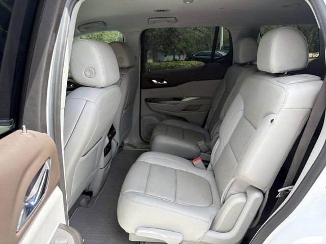 Used 2022 GMC Acadia SLT w/ Technology Package image 14