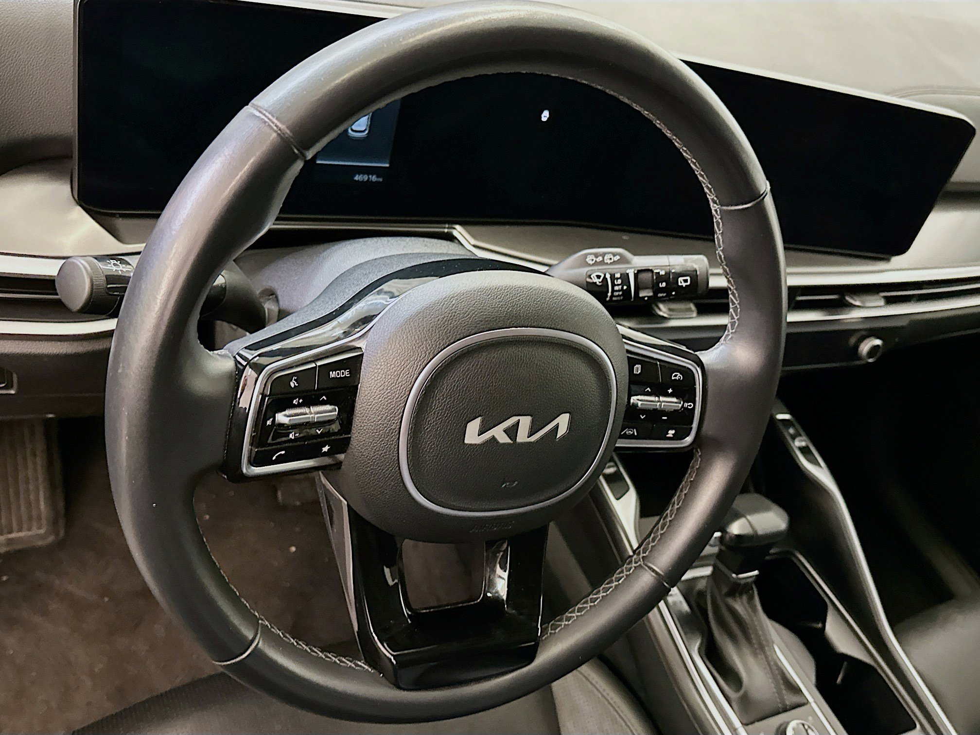 Used 2024 Kia Sorento S image 18