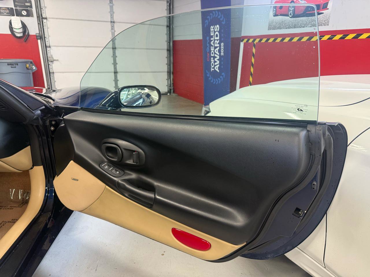 Used 2000 Chevrolet Corvette Convertible image 38