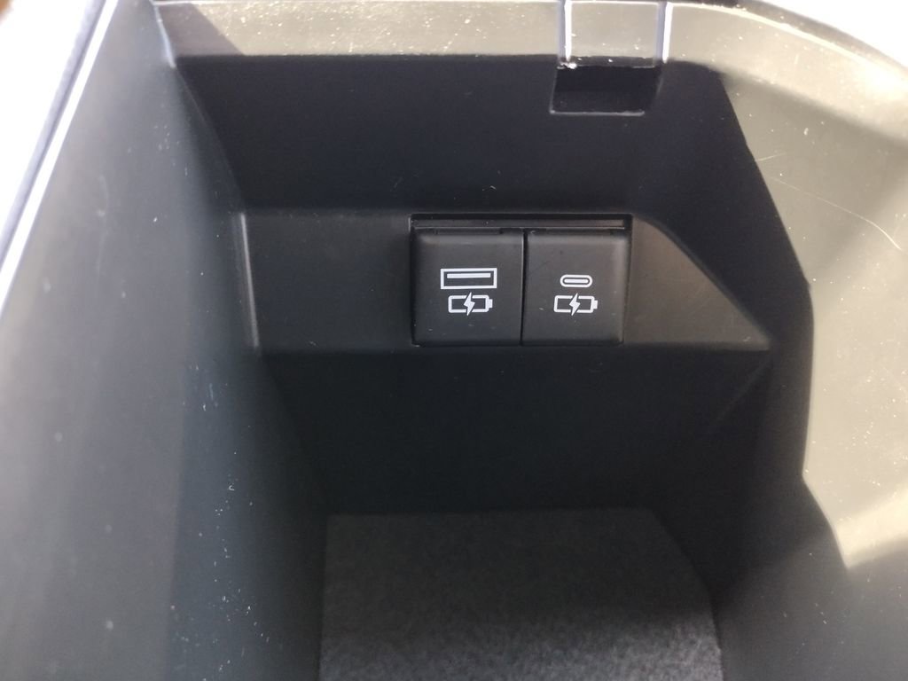 Used 2023 Toyota Camry SE FWD image 28