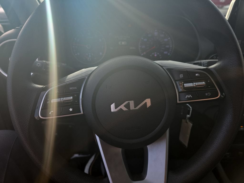 Used 2024 Kia Forte LXS FWD image 13