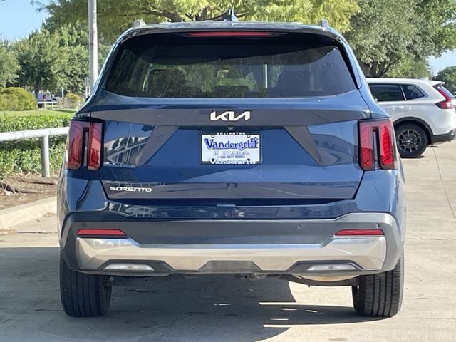 Used 2024 Kia Sorento S w/ Panoramic Sunroof Package FWD image 5