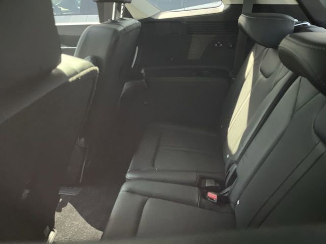 Used 2025 Kia Sorento SX image 7