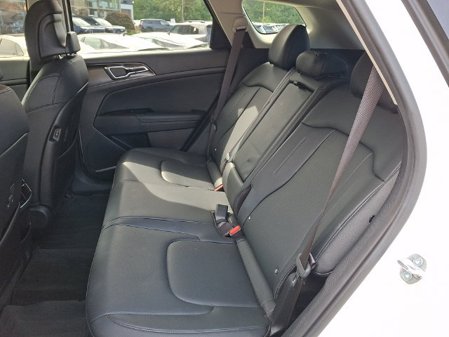 Certified 2025 Kia Sportage EX AWD/4WD image 10