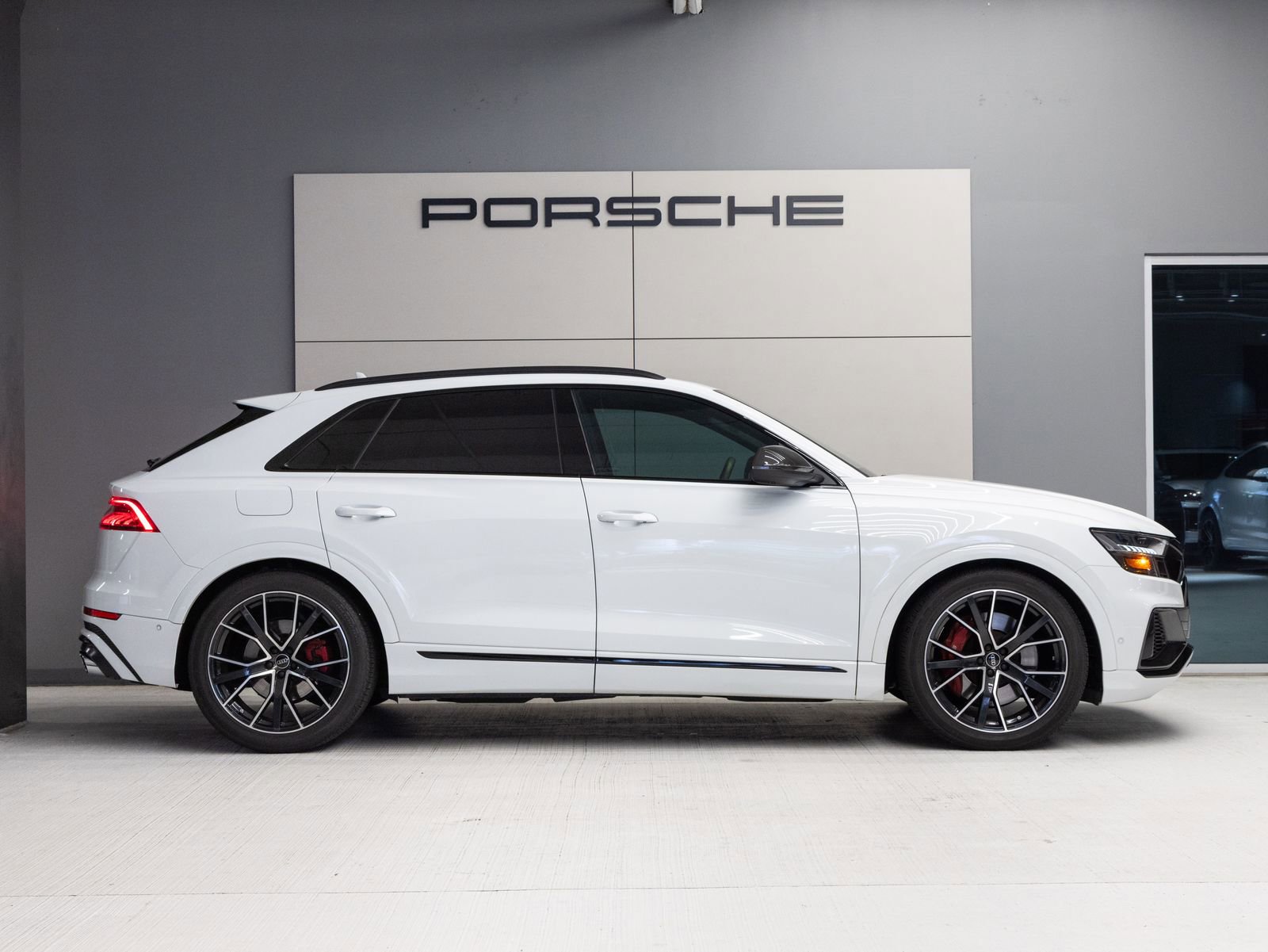 Used 2023 Audi SQ8 Prestige w/ Prestige Package AWD/4WD image 8