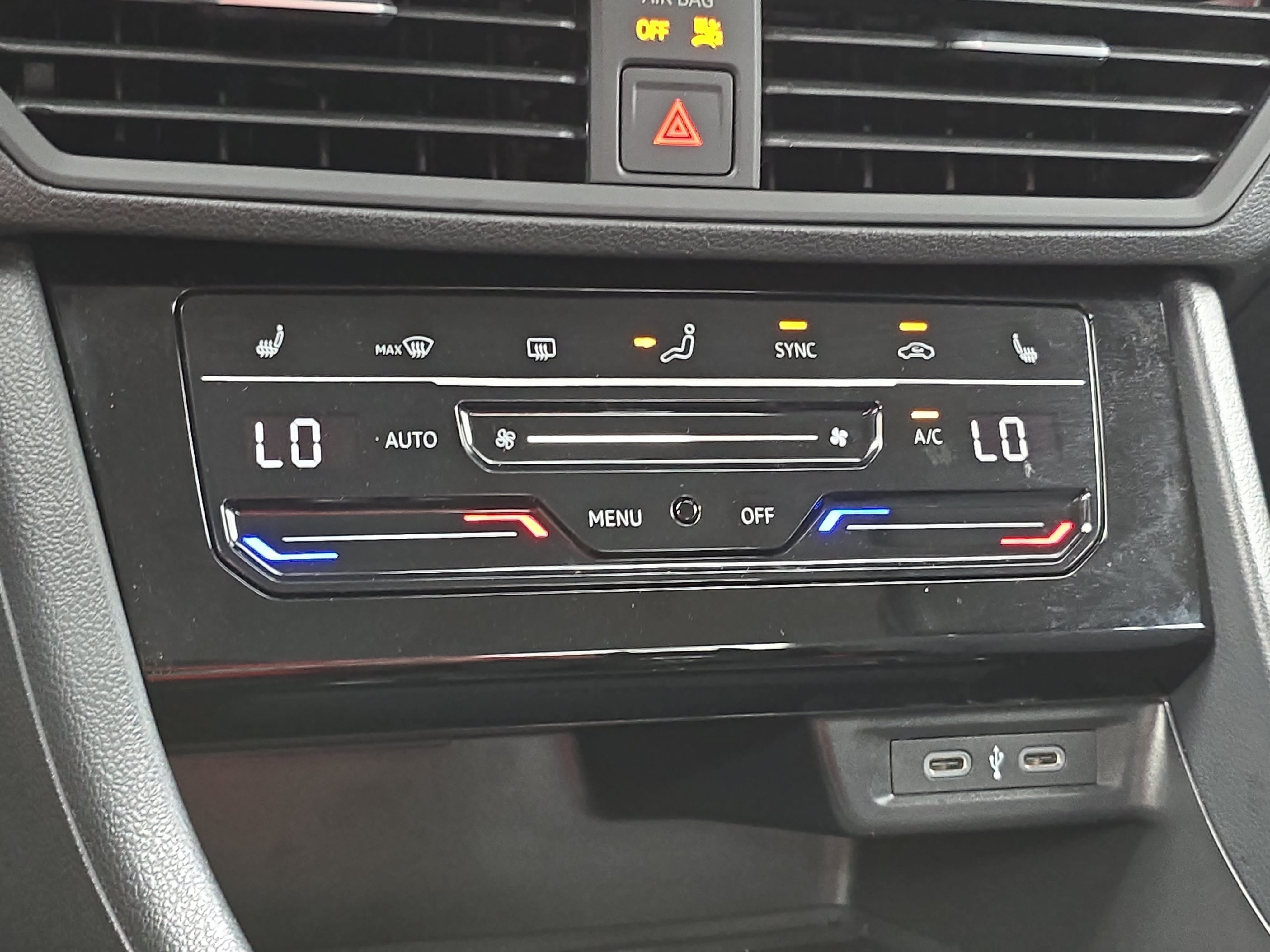 Certified 2025 Volkswagen Jetta SE FWD image 23